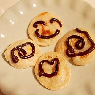 珈琲おやつに♪　チョコペンで一口パンケーキ